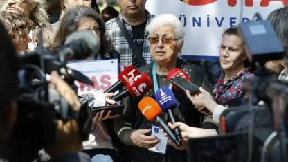 3. Yaş Üniversitesi öğrencileri gözyaşlarına hâkim olamadı