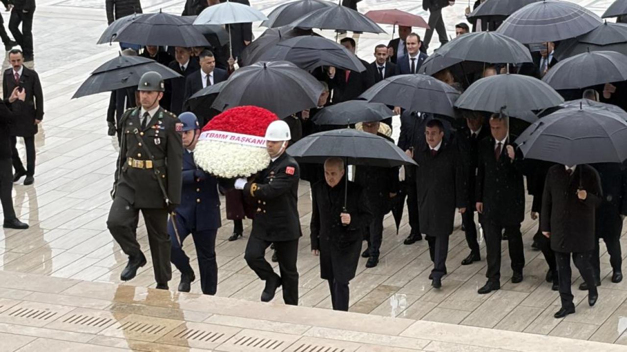 Anıtkabir’de 23 Nisan töreni