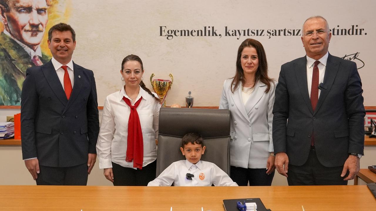 Başkan Işık, 23 Nisan’da koltuğunu Ege’ye devretti