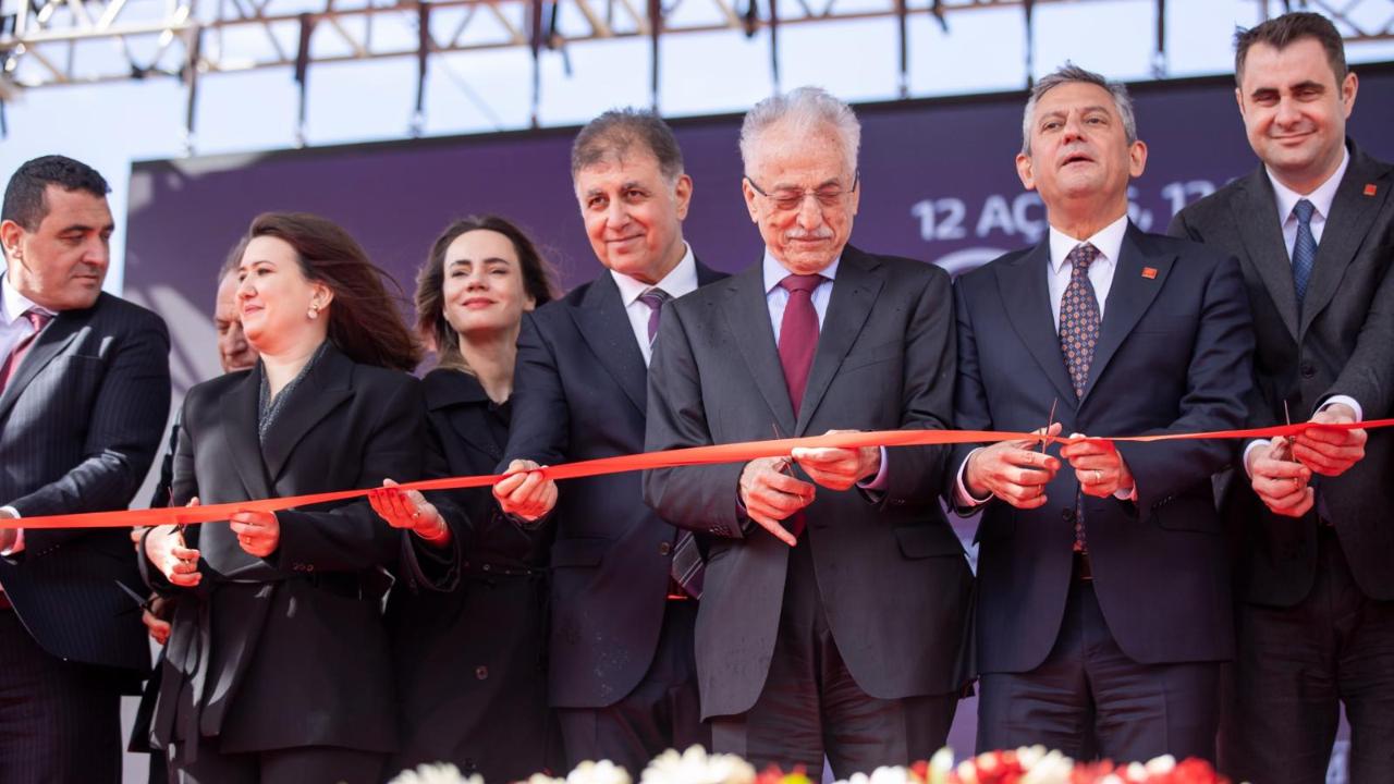 Başkan Tugay: İzmir CHP’li başkanlarıyla hizmetin şehridir