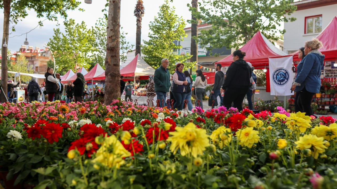 Bayındır'da 27. Uluslararası Çiçek Festivali