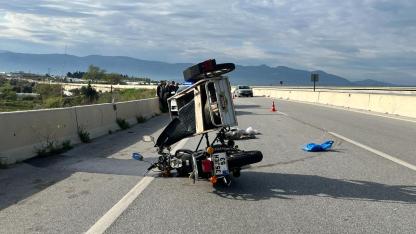 Bayındır'da otomobille çarpışan motosikletli yaralandı