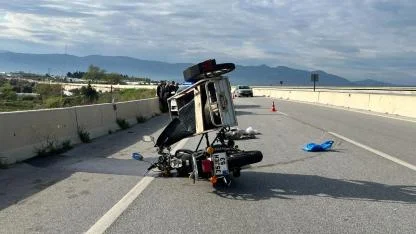 Bayındır'da otomobille çarpışan motosikletli yaralandı