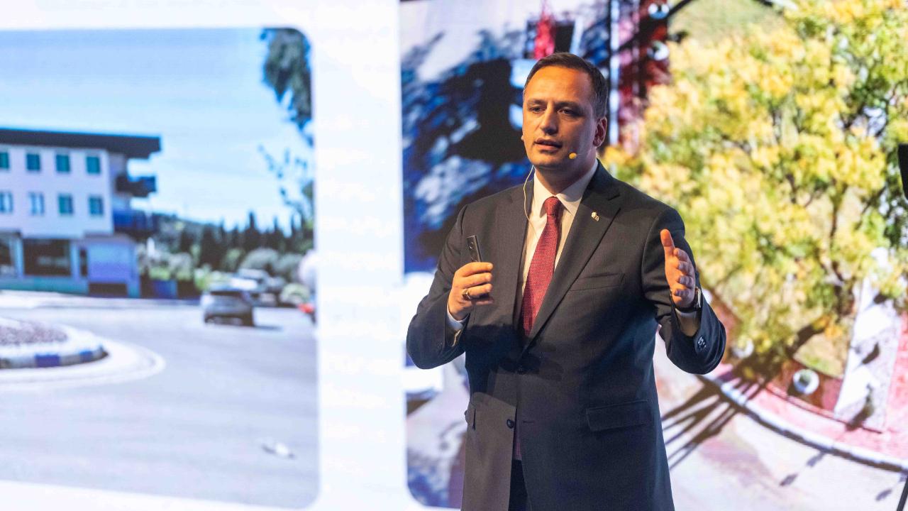 Bornova’da 2 yılın görkemli tablosu