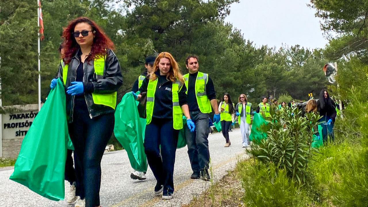 Bornova’da anlamlı temizlik hareketi