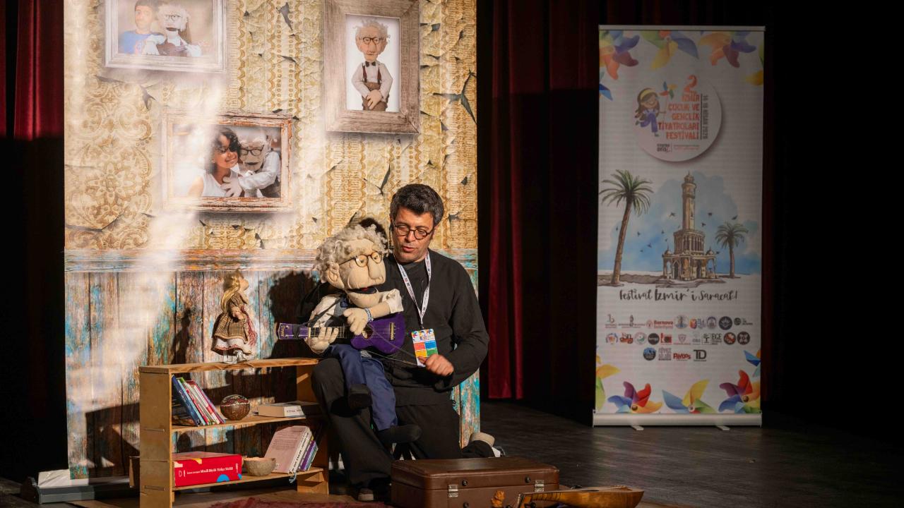 Bornova’da çocuk tiyatrosuna yoğun ilgi