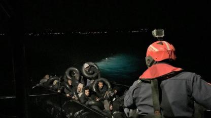 Çeşme açıklarında 31 düzensiz göçmen yakalandı