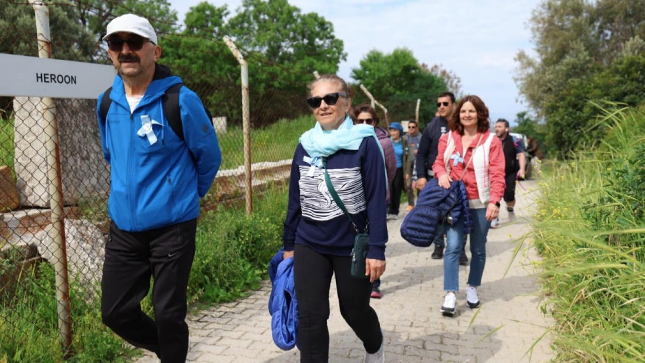 Çeşme Belediyesinden otizm farkındalık yürüyüşü