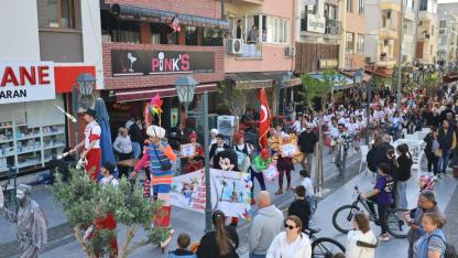 Efes Selçuk'ta çocuk ve gençlik festivali coşkusu