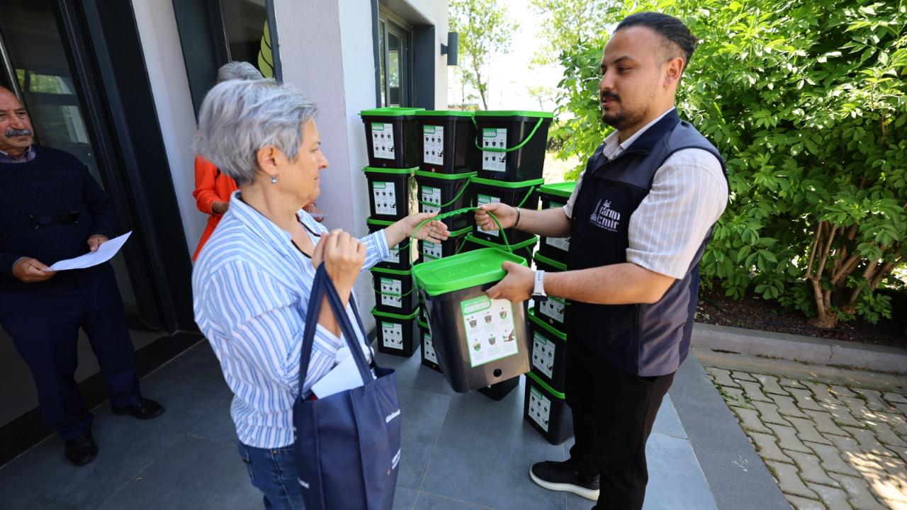 Efes tarlası yaşam köyü'nde kompost eğitimi düzenlendi