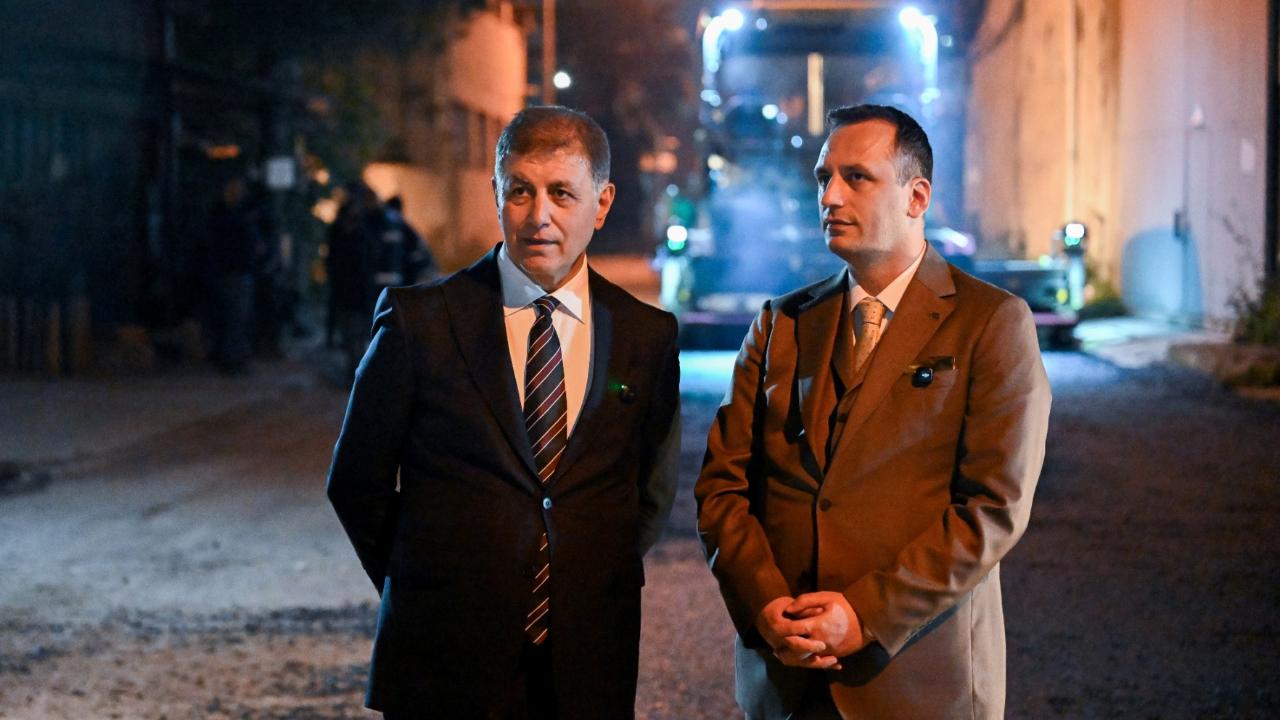 Eşki ve Tugay’dan gece baklavalı destek