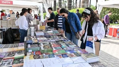 İZKİTAP öğrencilerin buluşma noktası oldu