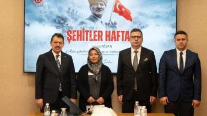 İzmir Adliyesi'nde şehit yakınları unutulmadı