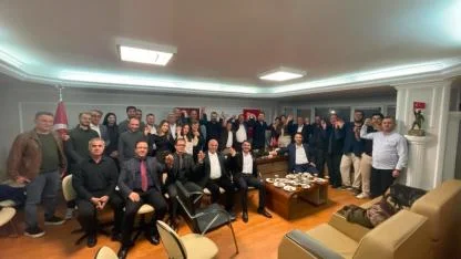 İzmir’de Maraşder güven tazeledi, Safa Narlı yeniden Başkan