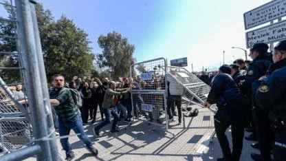İzmir'de Meslek Fabrikası tahliyesinde gerginlik