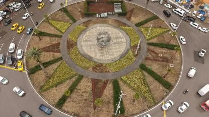 İzmir’in kalbi çiçek açtı