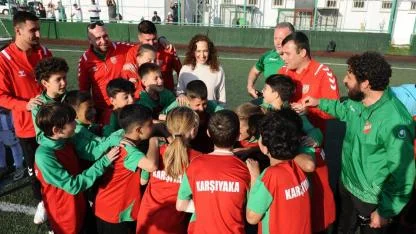 Karşıyaka’da bayram coşkusu sahalarda yaşanacak