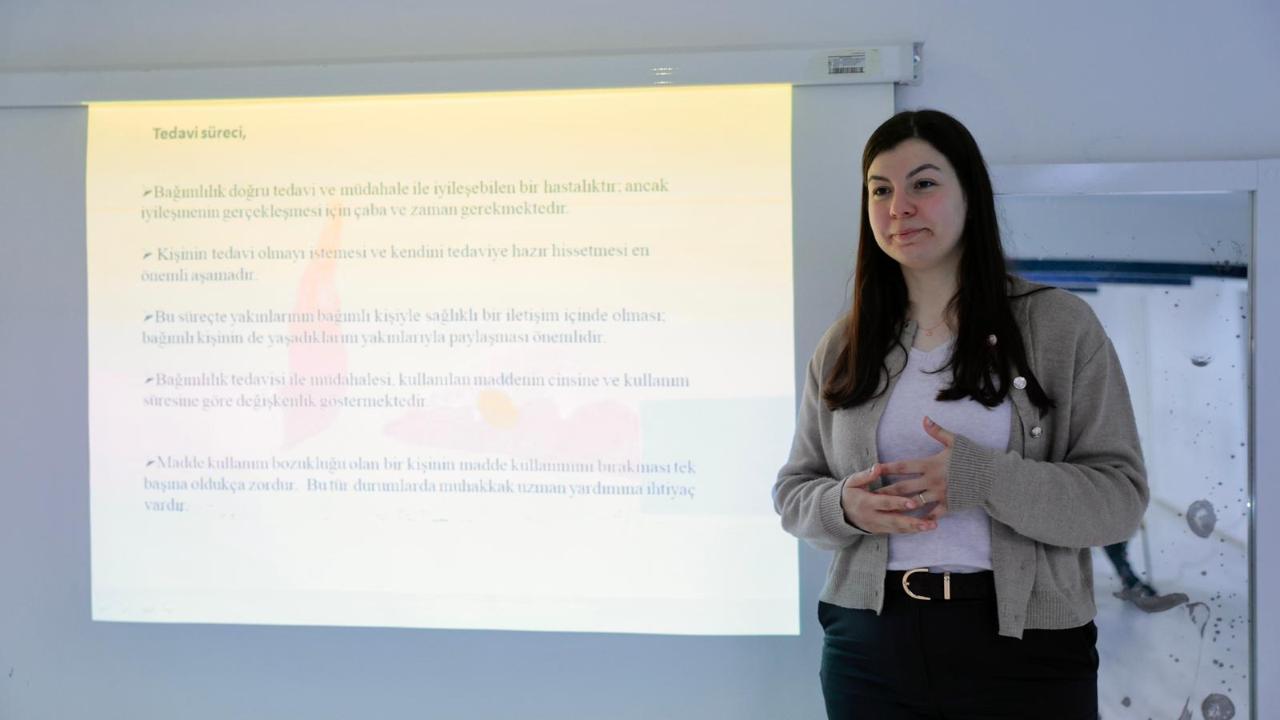 Konak’ta bağımlılık ile mücadele eğitimleri devam ediyor