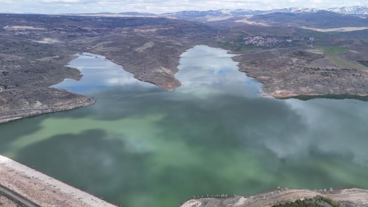 Kuruma noktasına gelen göl, üç ayda doldu taştı