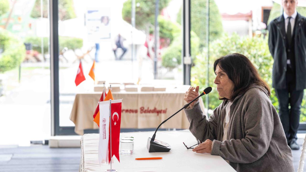 Latife Tekin Bornova’da gençlerle buluştu