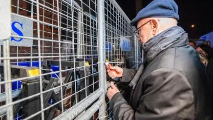 Meslek Fabrikası önünde gece nöbeti