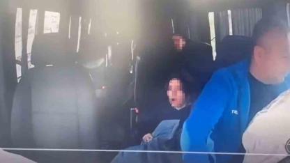 Okul servisi ile kamyonet kafa kafaya çarpıştı