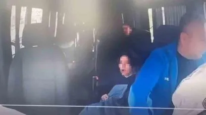 Okul servisi ile kamyonet kafa kafaya çarpıştı