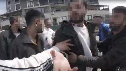 Korna çaldı, darp edildi: Trafik magandaları kamerada