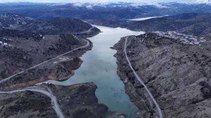 Sivas’ta 14 yıl sonra su yüzeyine çıkan köy yeniden sulara gömüldü