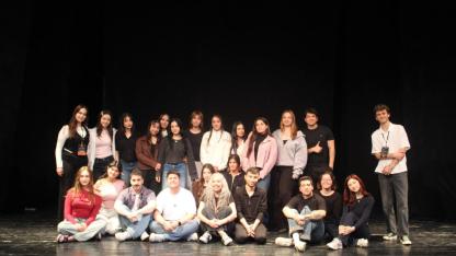 Üniversiteliler tiyatroda buluştu