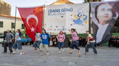 Bornova’da Dünya Dans Günü Kutlaması