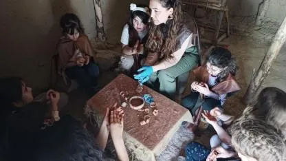 Bornova’da Minikler Taş Devri’ne yolculuk yaptı