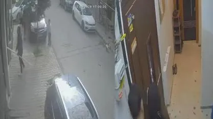 Çocuklara saldırdı, bina sakinlerine bıçak çekti