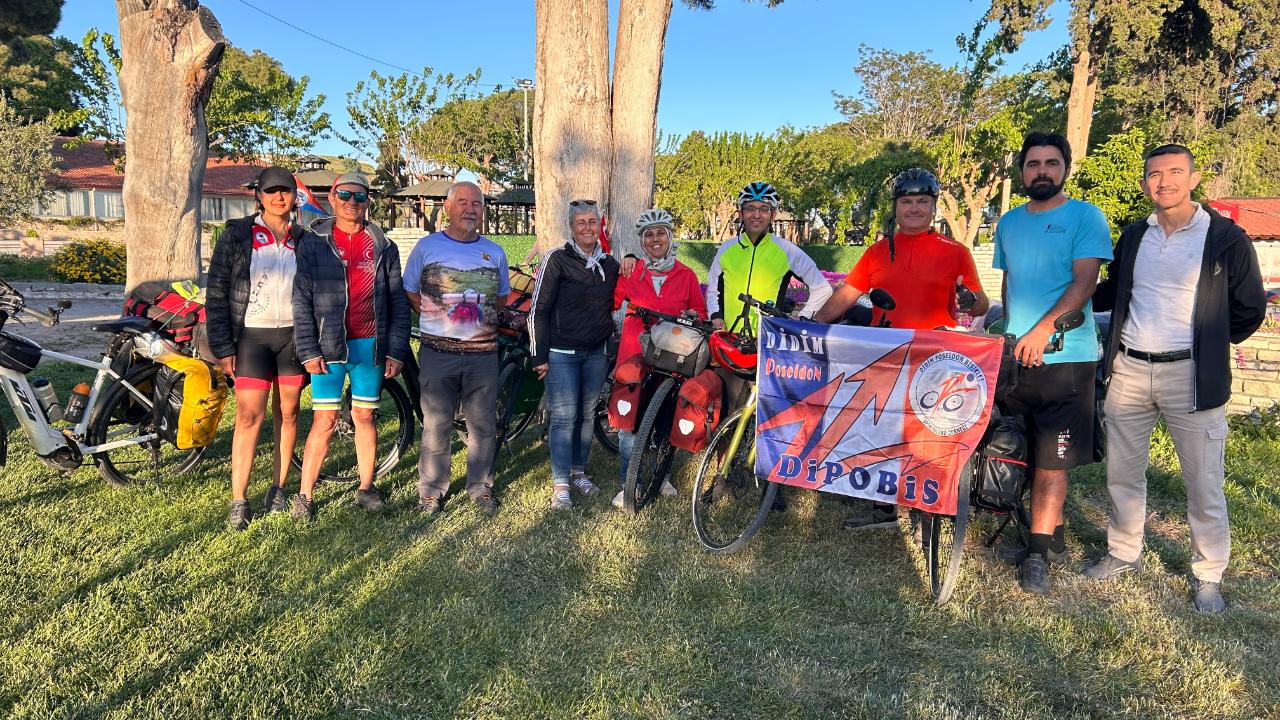 Festival için 2 bin kilometre pedal çevirip Bergama'ya geldiler