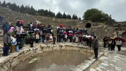Geleceğin şehir plancıları Efes Selçuk’u gezdi