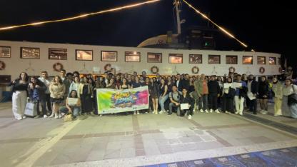 Genç İzmir gönüllüleri, Bergama Vapuru’nda buluştu