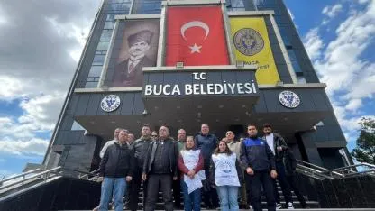 İzmir'de belediye memurlarının 'TİS' eylemi sürüyor