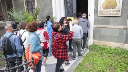 Konak Kültürel Miras Gezileri’yle kenti keşfettiler