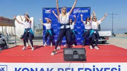 Konaklı annelerden Anneler Günü dansı
