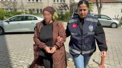 Teyze yeğeninin altınlarını çalıp, otomobil aldı