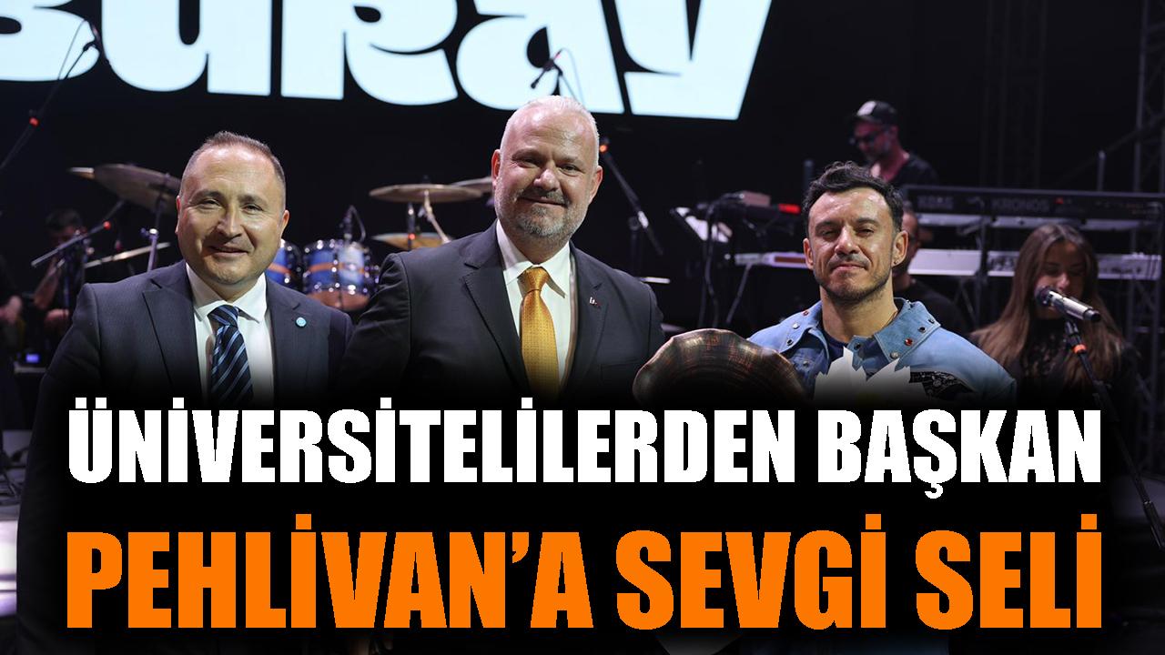 Üniversitelilerden Başkan Pehlivan'a sevgi seli