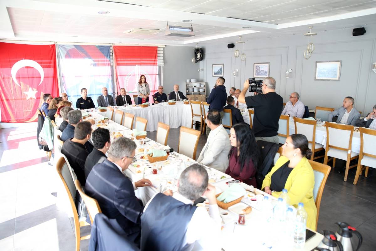 Karşıyaka’da “Muhtarlar Günü” zirvesi!