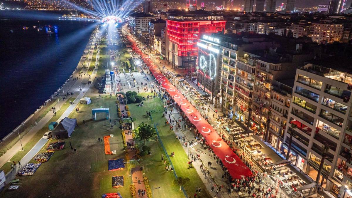 İzmir, Cumhuriyet coşkusuna hazır
