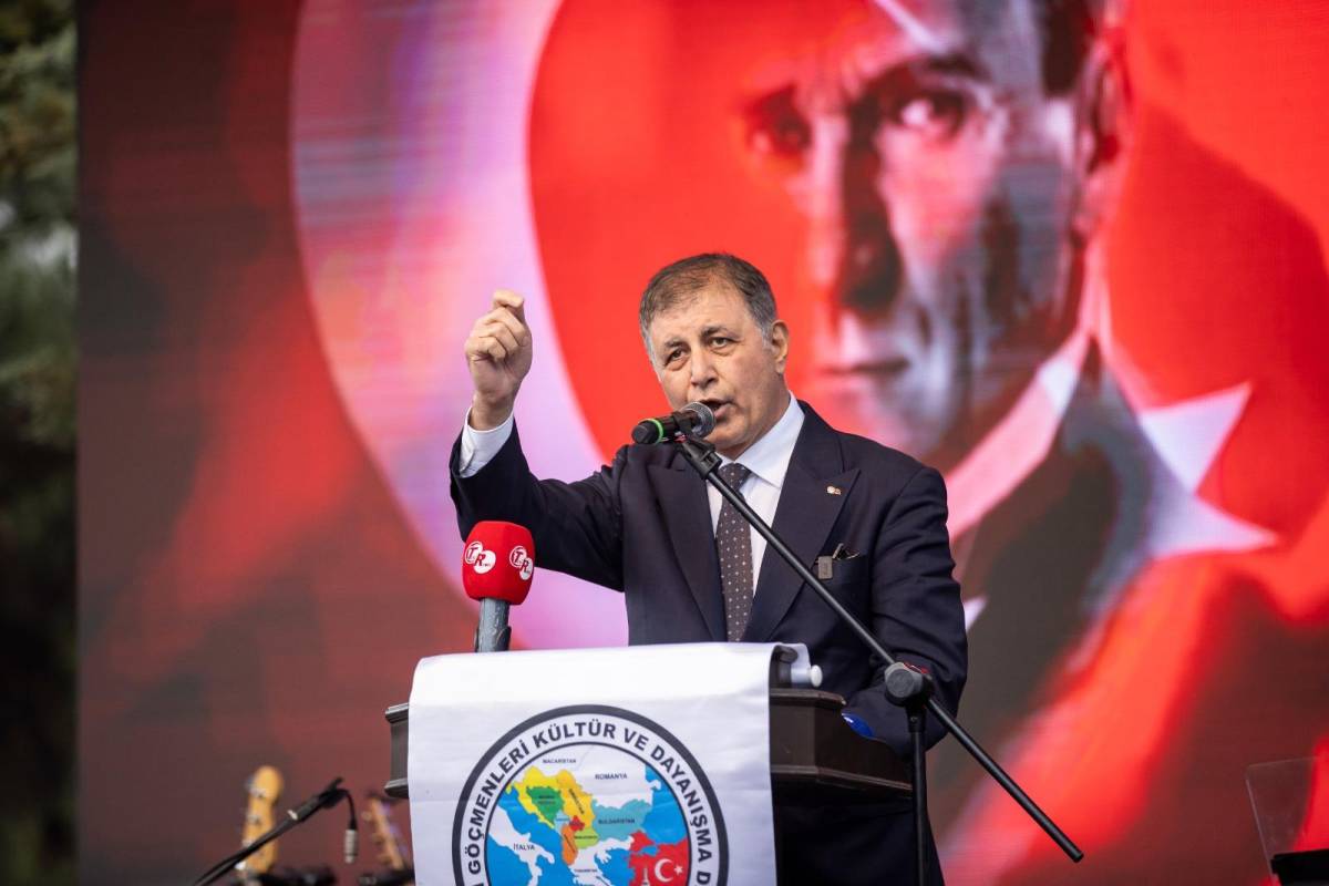 Başkan Tugay 12. Balkan Şenliği’nin açılışını yaptı
