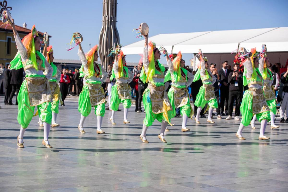 İzmirliler Cumhuriyet Bayramı'nı coşkuyla kutluyor