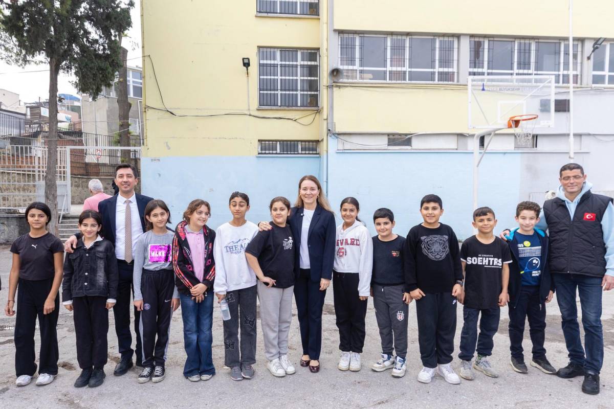 Başkan Mutlu’dan öğrencilere sürpriz ziyaret