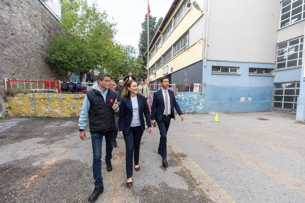 Başkan Mutlu’dan öğrencilere sürpriz ziyaret