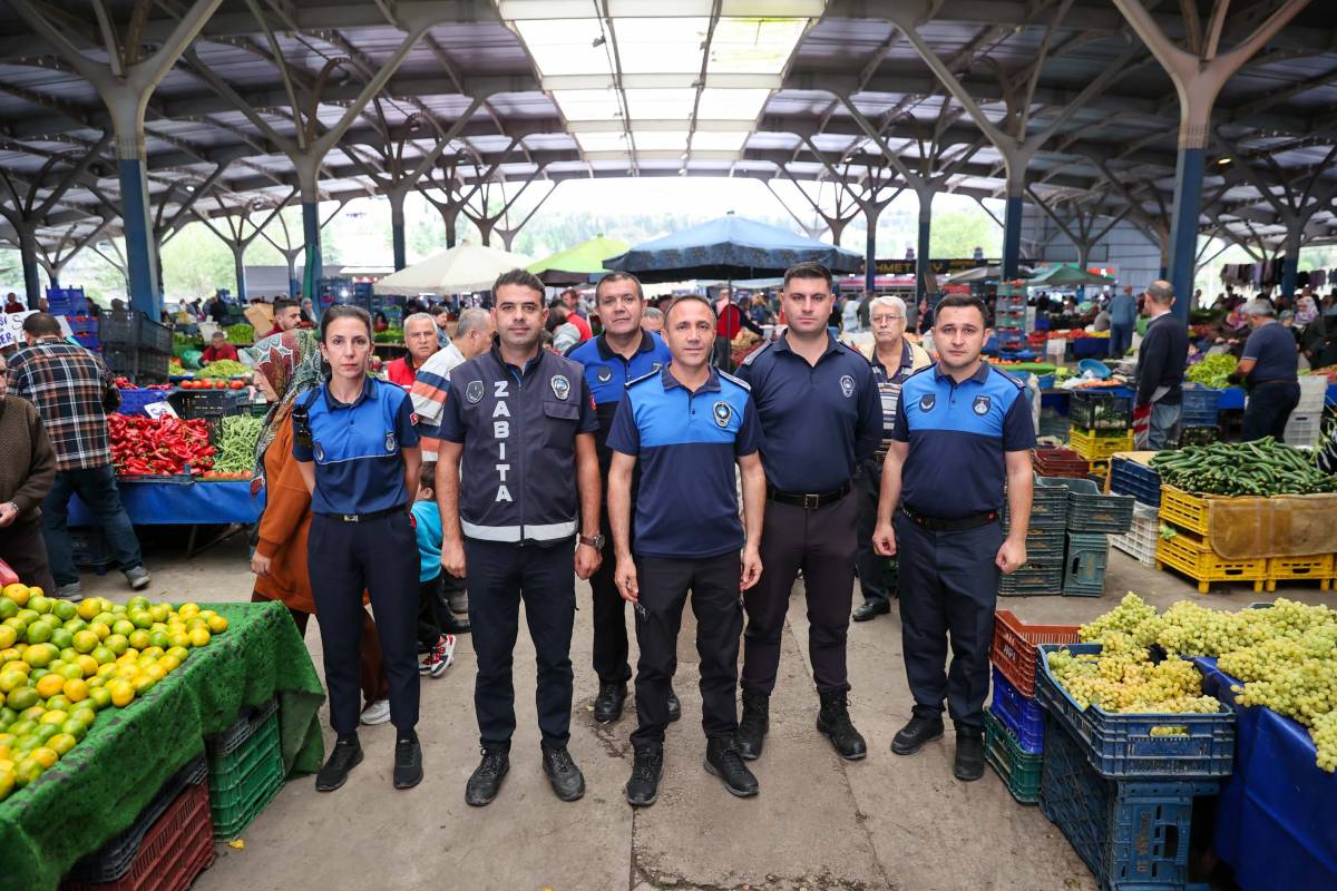 Buca’da zabıta ekipleri denetim için sahada
