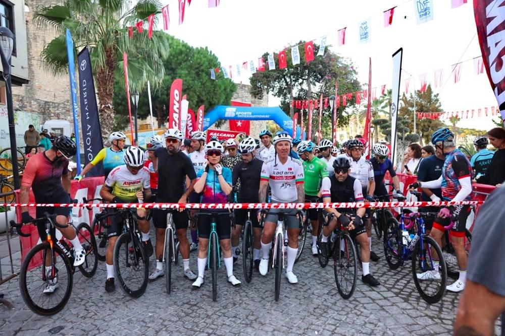 VeloTürk Gran Fondo Çeşme’de pedallar barış ve spor için döndü