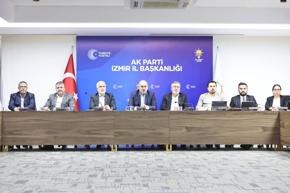 AK Parti İzmir’de, yerel yönetimler zirvesi!